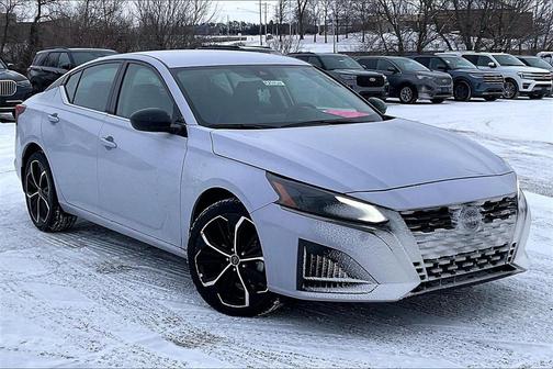 2025 Nissan Altima SR