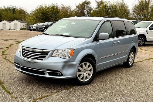 2016 Chrysler Town & Country Touring