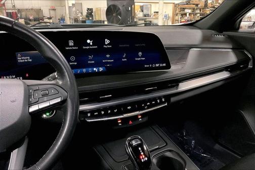 Crystal White Tri-Coat 2024 Cadillac XT4 Premium Luxury