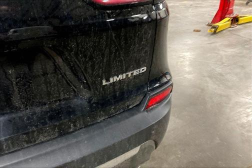 Diamond Black 2019 Jeep Cherokee Limited