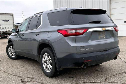 Satin Steel Metallic 2018 Chevrolet Traverse LT Cloth