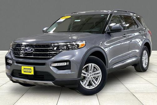 Gray Metallic 2022 Ford Explorer XLT