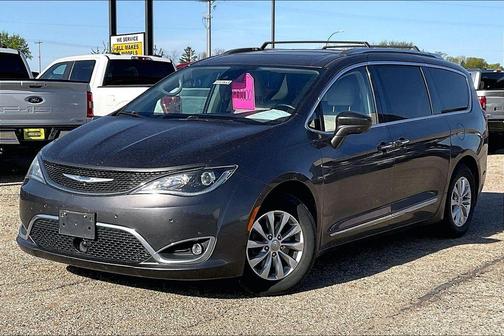 Granite Crystal Clearcoat Metallic 2018 Chrysler Pacifica Touring-L Plus