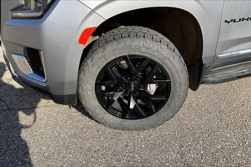 Gray 2023 GMC Yukon XL SLT