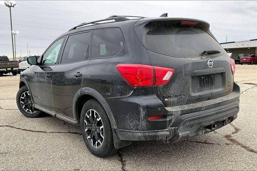 2020 Nissan Pathfinder SV