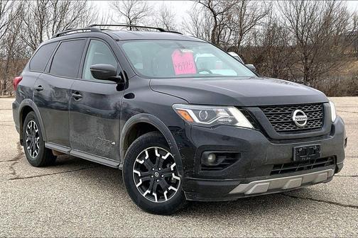 2020 Nissan Pathfinder SV
