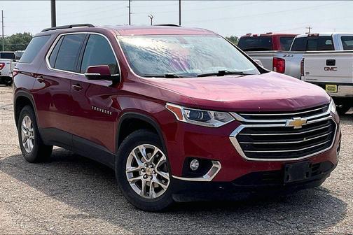 Cajun Red Tintcoat 2019 Chevrolet Traverse LT Cloth