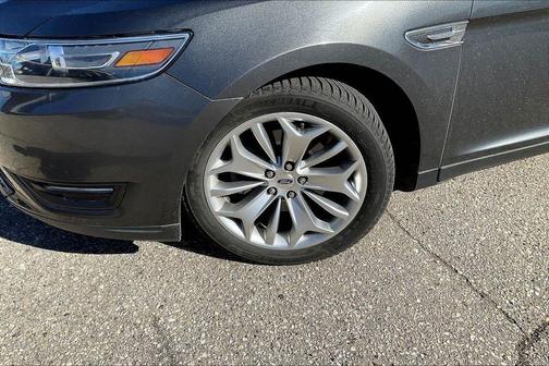 2017 Ford Taurus Limited