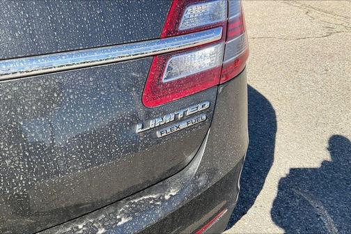 2017 Ford Taurus Limited