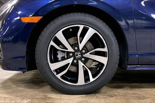 Blue 2018 Honda Odyssey Elite