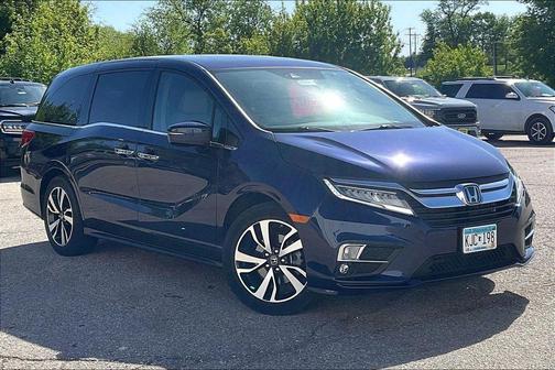 Blue 2018 Honda Odyssey Elite