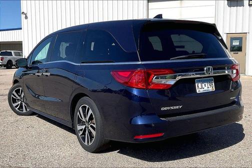 Blue 2018 Honda Odyssey Elite