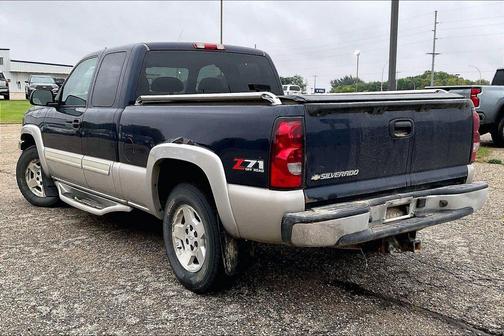 Dark Blue Metallic 2006 Chevrolet Silverado 1500 LT Extended Cab