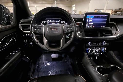Black 2021 GMC Yukon AT4