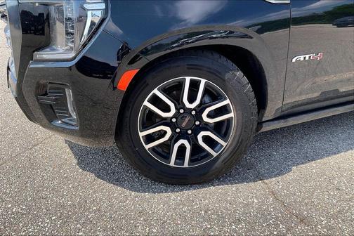 Black 2021 GMC Yukon AT4