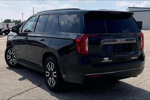 Black 2021 GMC Yukon AT4