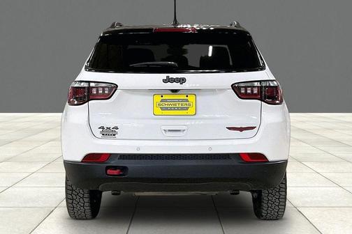 Bright White Clearcoat 2025 Jeep Compass Trailhawk