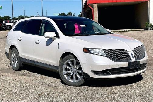 White Platinum Clearcoat Metallic 2014 Lincoln MKT EcoBoost