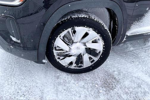 2025 Volkswagen Atlas Cross Sport 2.0T SE w/Technology