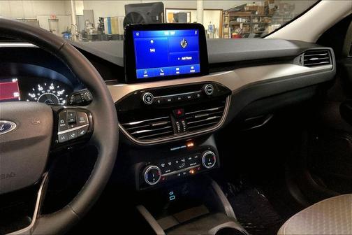 Black Metallic 2022 Ford Escape SE