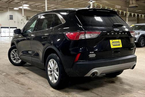 Agate Black Metallic 2022 Ford Escape SE