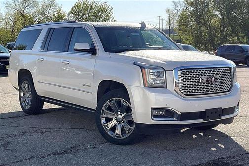 White Diamond Clearcoat 2015 GMC Yukon XL Denali