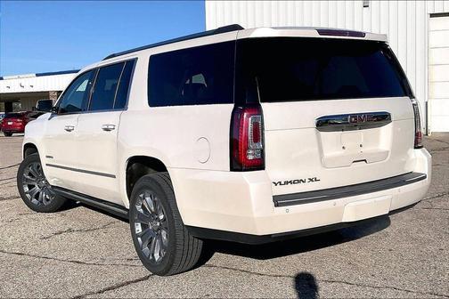 White Diamond Clearcoat 2015 GMC Yukon XL Denali
