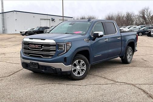 2024 GMC Sierra 1500 SLT