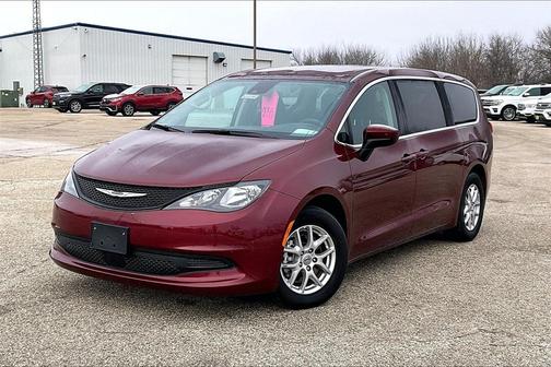 2023 Chrysler Voyager LX