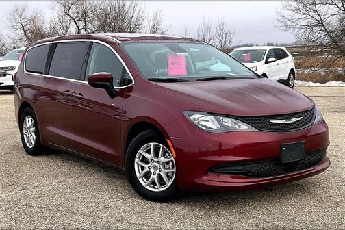2023 Chrysler Voyager LX