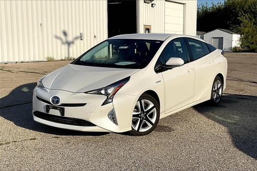 2018 Toyota Prius Four Touring