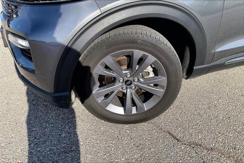 Gray Metallic 2023 Ford Explorer XLT