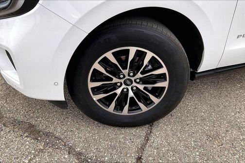 Oxford White 2025 Ford Expedition Max Platinum