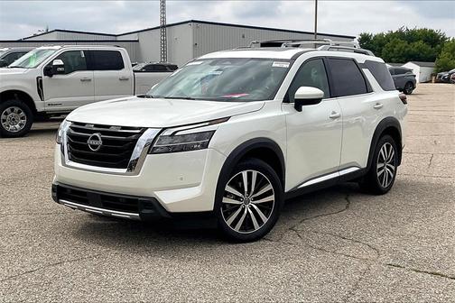 2024 Nissan Pathfinder Platinum