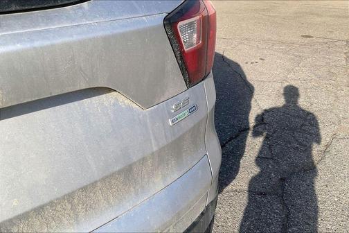 Ingot Silver 2019 Ford Escape SE