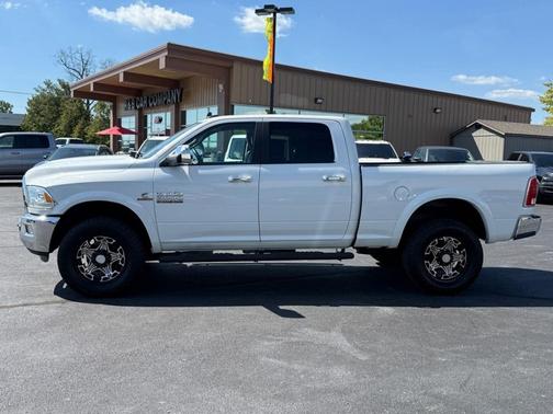 2017 RAM 2500 Laramie Crew Cab 4x4 6'4' Box