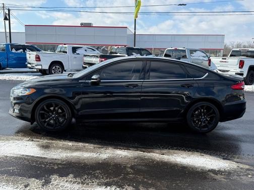 2020 Ford Fusion SE