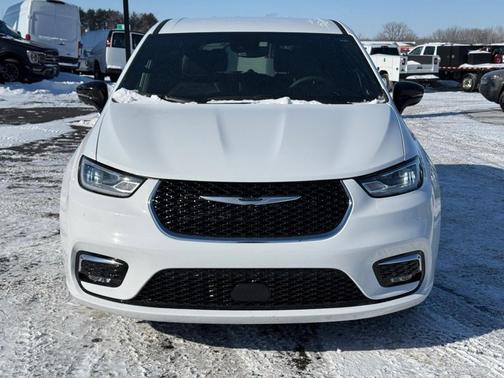 2025 Chrysler Pacifica L