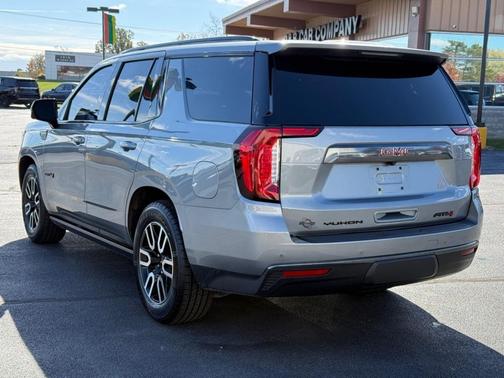 2023 GMC Yukon 4WD AT4