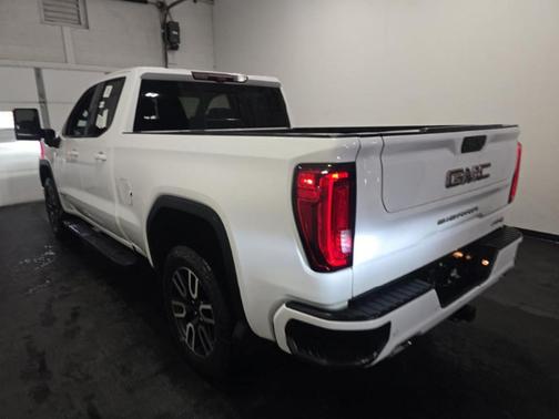 White 2020 GMC Sierra 1500 AT4