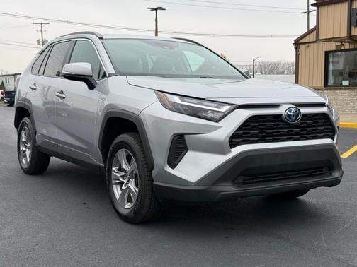 2022 Toyota RAV4 Hybrid XLE
