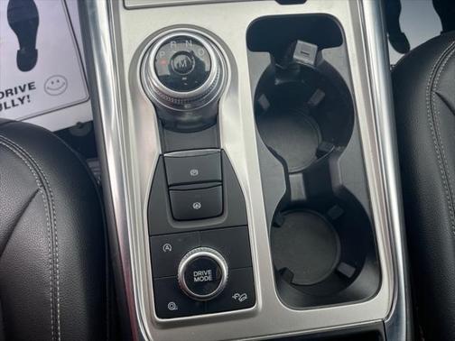White 2020 Ford Explorer XLT
