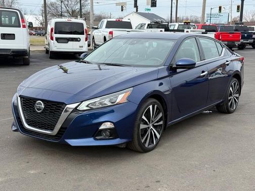 Blue 2022 Nissan Altima Platinum Intelligent AWD