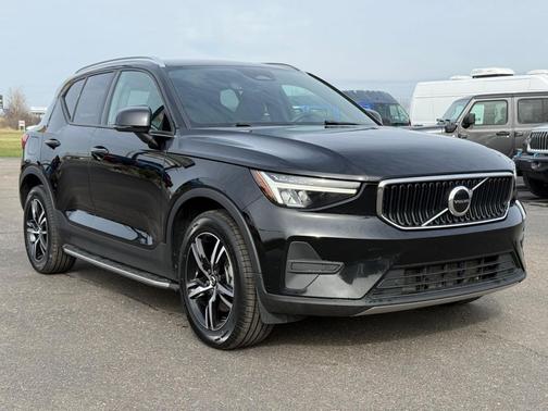 Black 2023 Volvo XC40 B5 Core