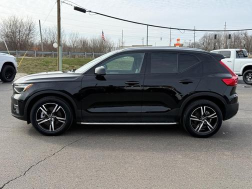 Black 2023 Volvo XC40 B5 Core
