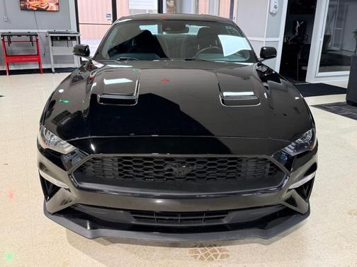 2022 Ford Mustang EcoBoost