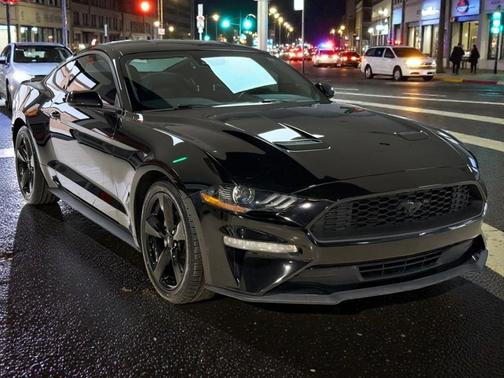 2022 Ford Mustang EcoBoost