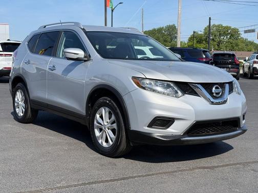 Silver 2016 Nissan Rogue SV