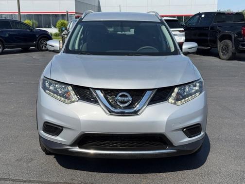 Silver 2016 Nissan Rogue SV