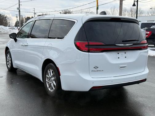 White 2025 Chrysler Pacifica L